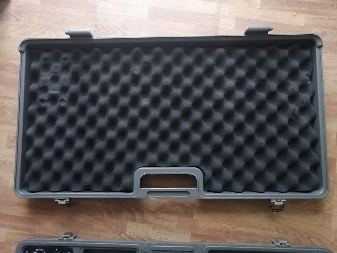 Surelock U600 Pedalboard, Hobbies & Toys, Music & Media, Musical