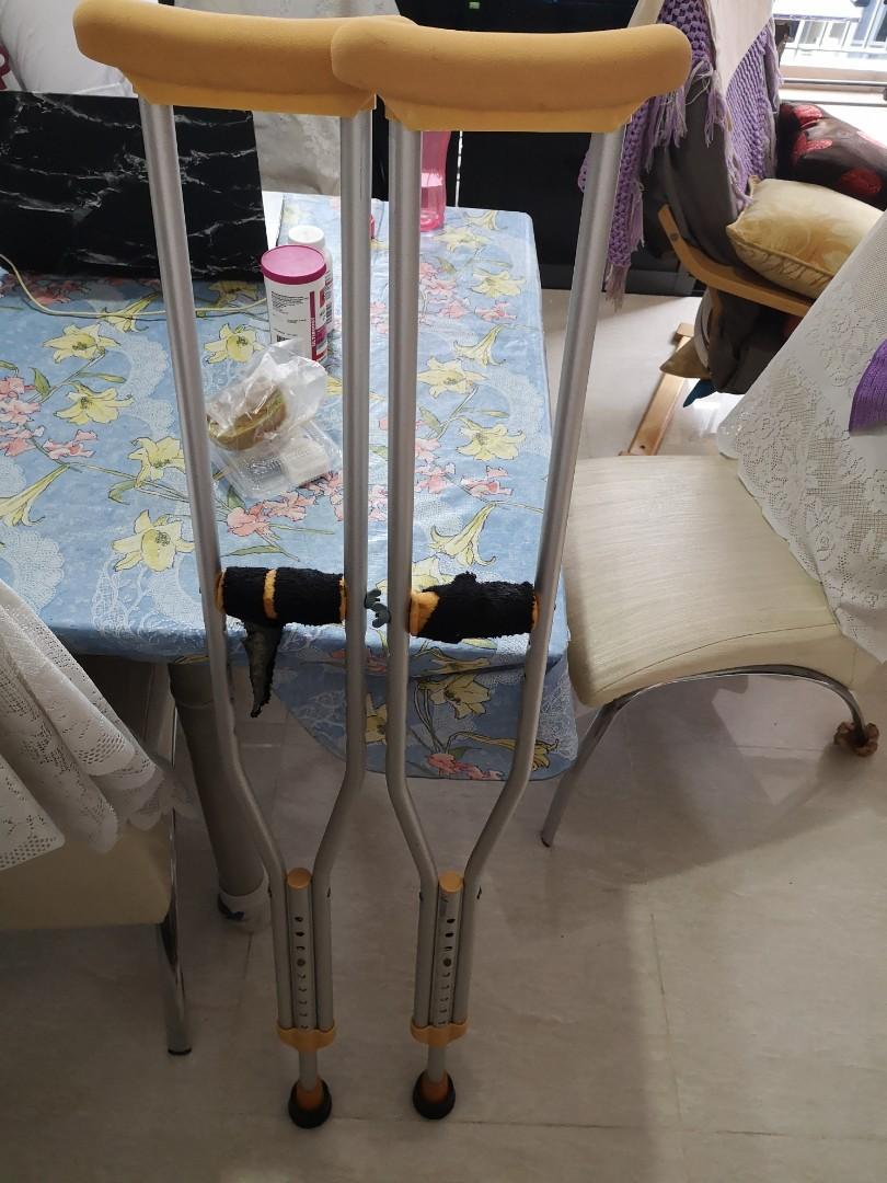 Used crutches and aircast boots to bless, Everything Else on Carousell