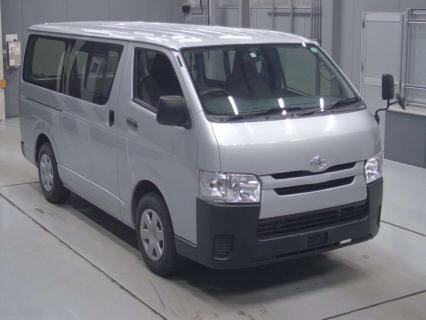 Van rental (Toyota Hiace) monthly 