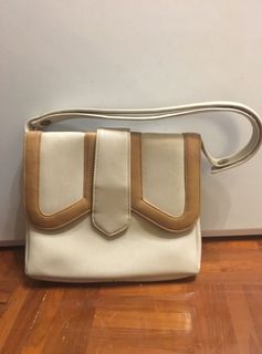 （分類：）位於 。 由 witty.cat 提交（商品編號 1084247603，圖片 1）。簡介： 。