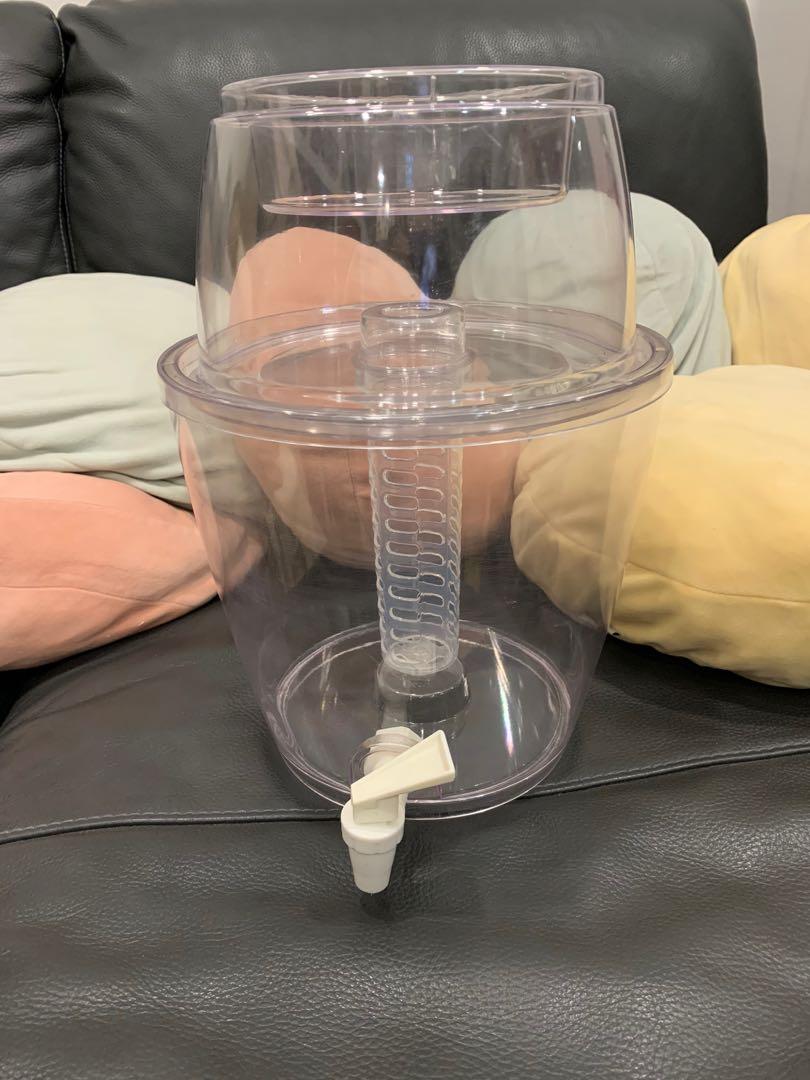 Acrylic water discount dispenser