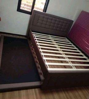 Bed frame Queen size with pull out single