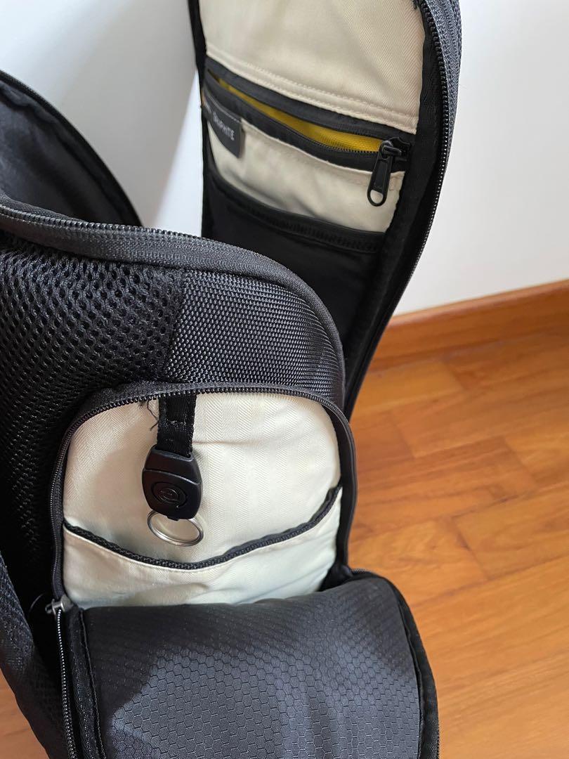 Booq Boa Squeeze Backpack Men s Fashion Bags Backpacks on Carousell