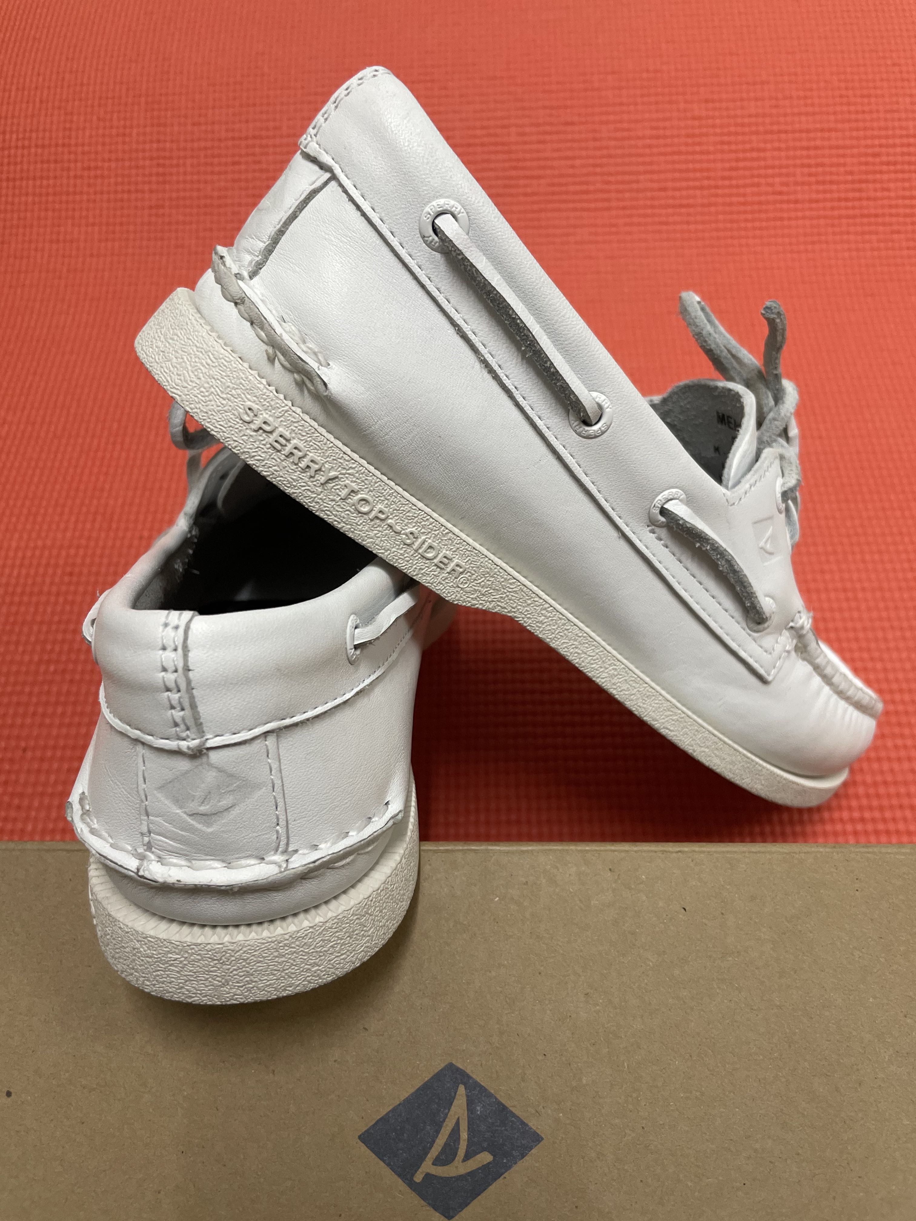 White shoes clearance sperry