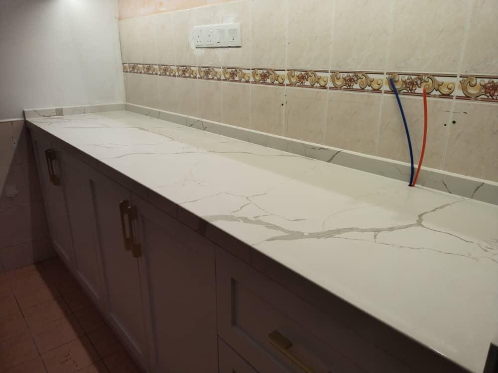White kitchen table top deals