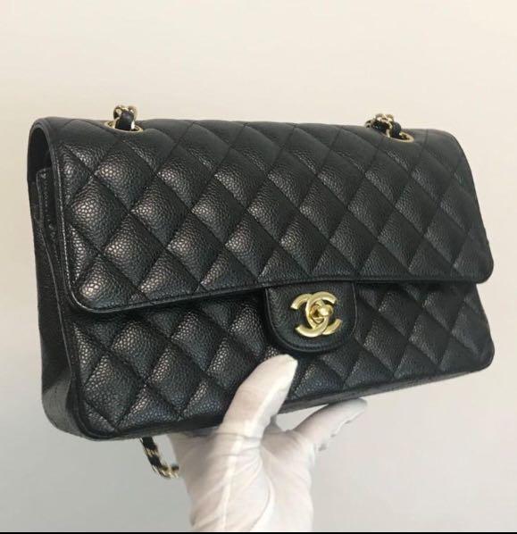 Chanel double flap caviar medium ghw (Category: Luxury Bags & Wallets) located in Mandaluyong City. Submitted by baggoddess (Listing ID 1084350343, Image 1). Description: IN TRANSIT💖 Condition: 9.8/10 Series: 16 Year: 2012 Comes with hologram, authentication card, dustbag, box, receipt, entrupy authentication certificate .