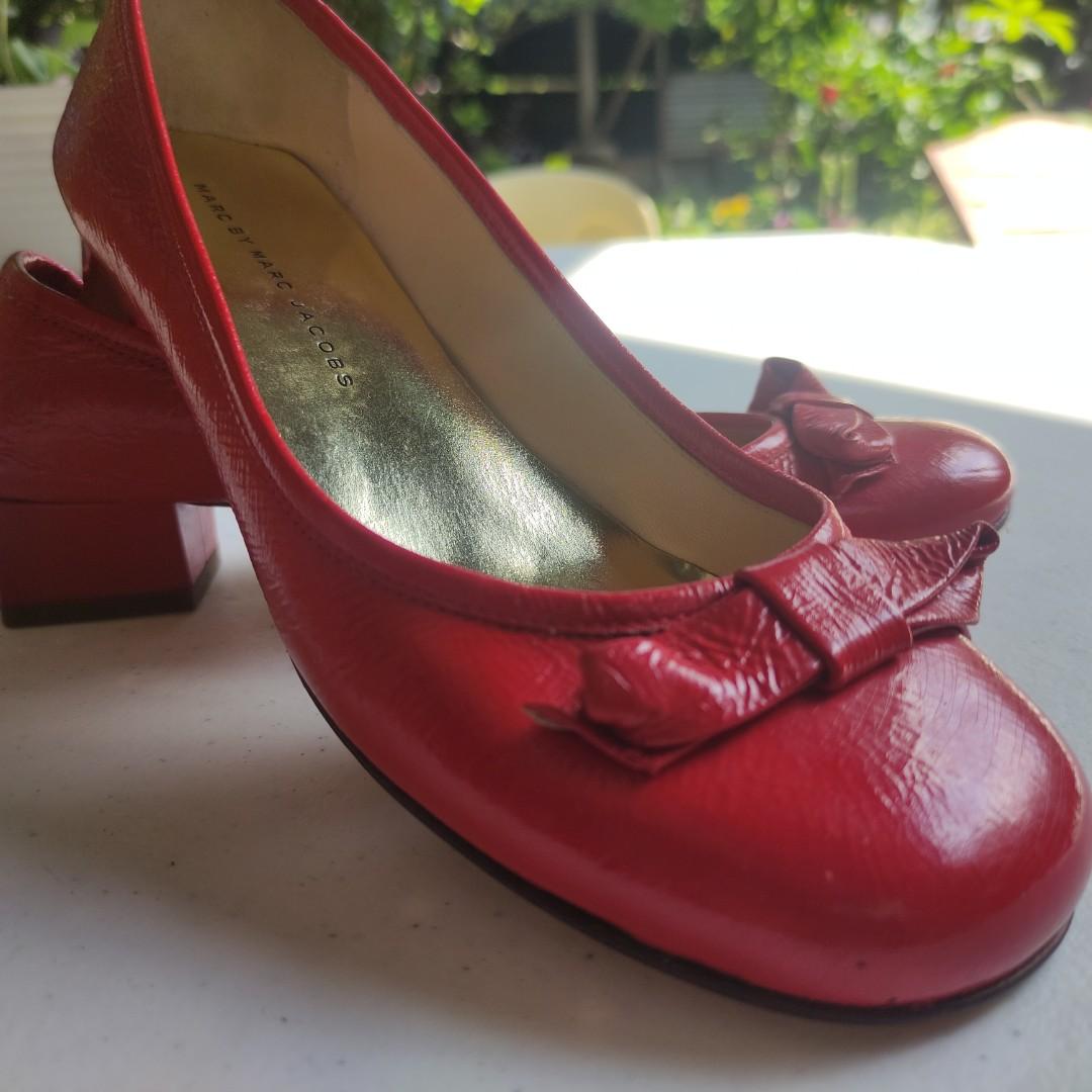 Marc jacobs 2024 red shoes