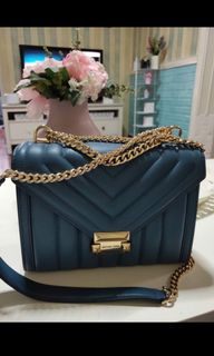 (Category: ) located in . Submitted by lovetoshopp (Listing ID 1084361544, Image 1). Description: .