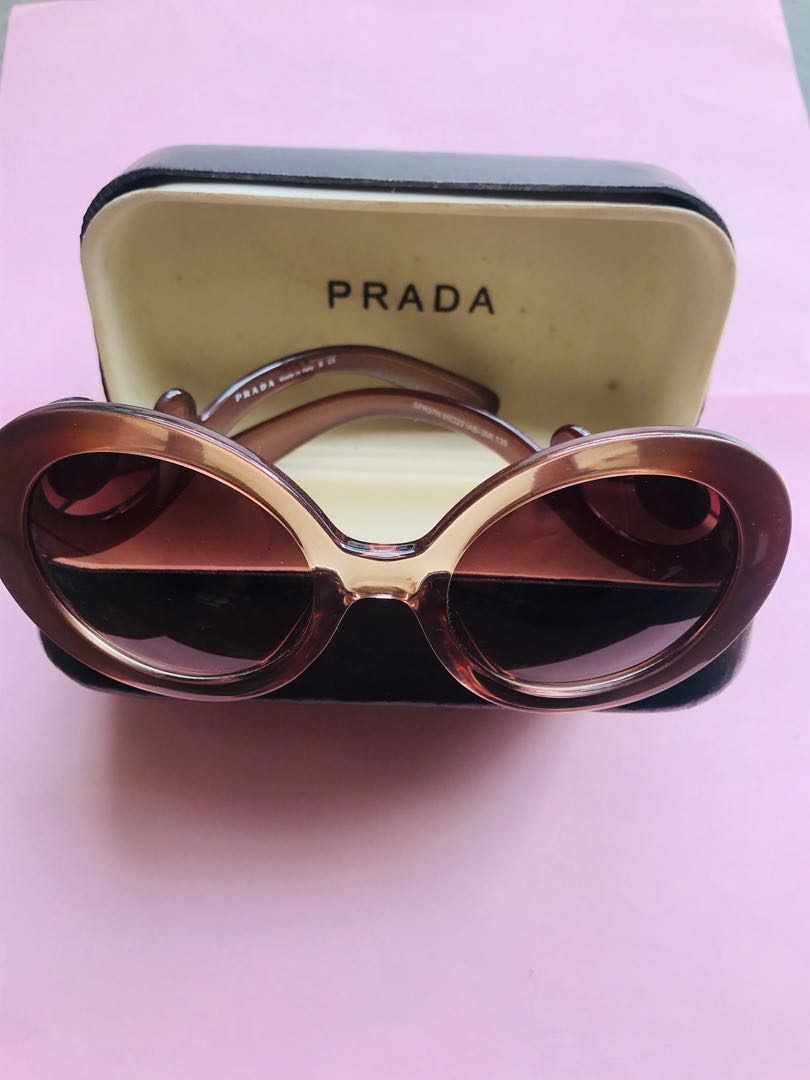 prada curly glasses