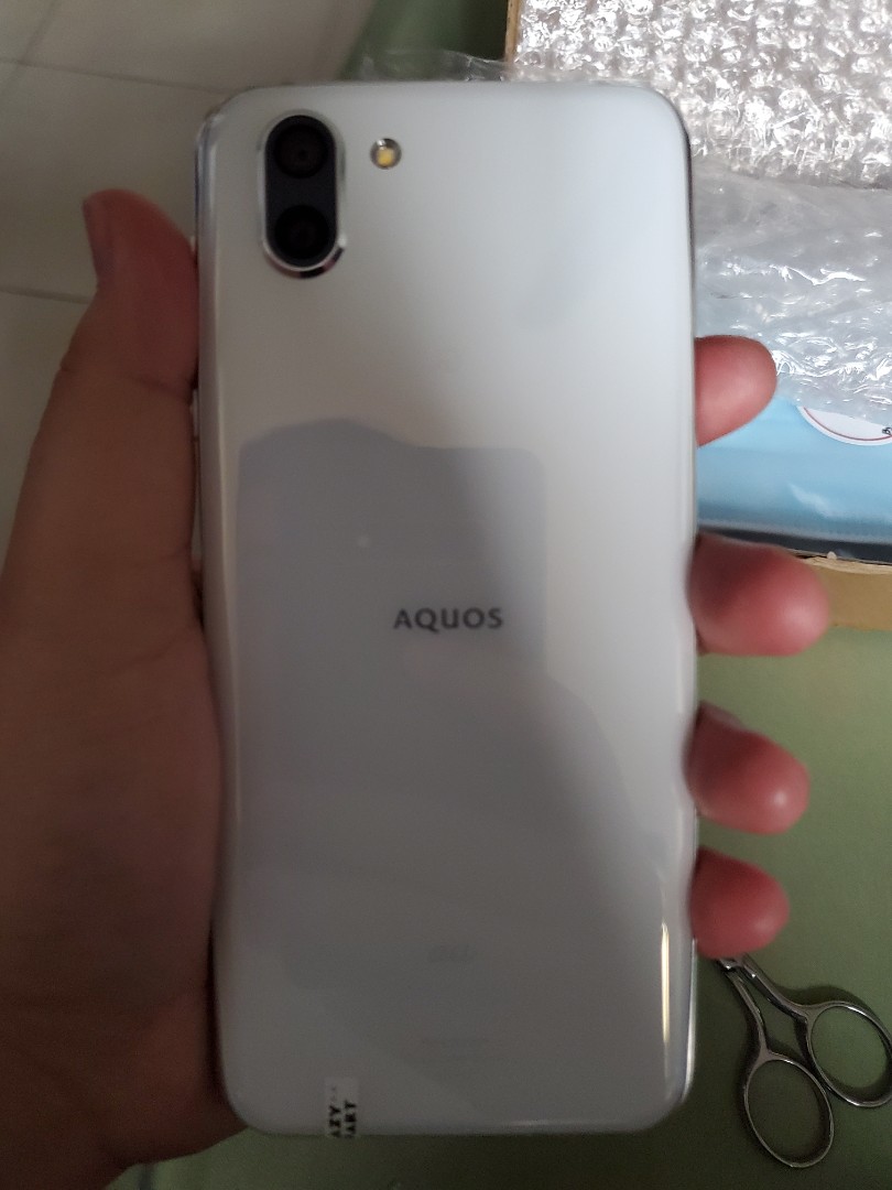 SHARP AQUOS R2 SHV42 4GB RAM 64GB ROM USED, Mobile Phones