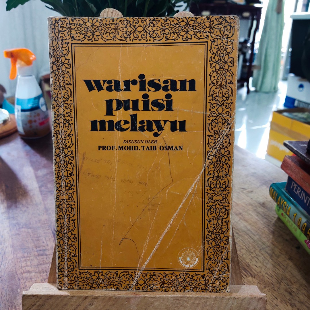 Warisan Puisi Melayu Prof Mohd Taib Osman 27 30 Books Stationery Books On Carousell