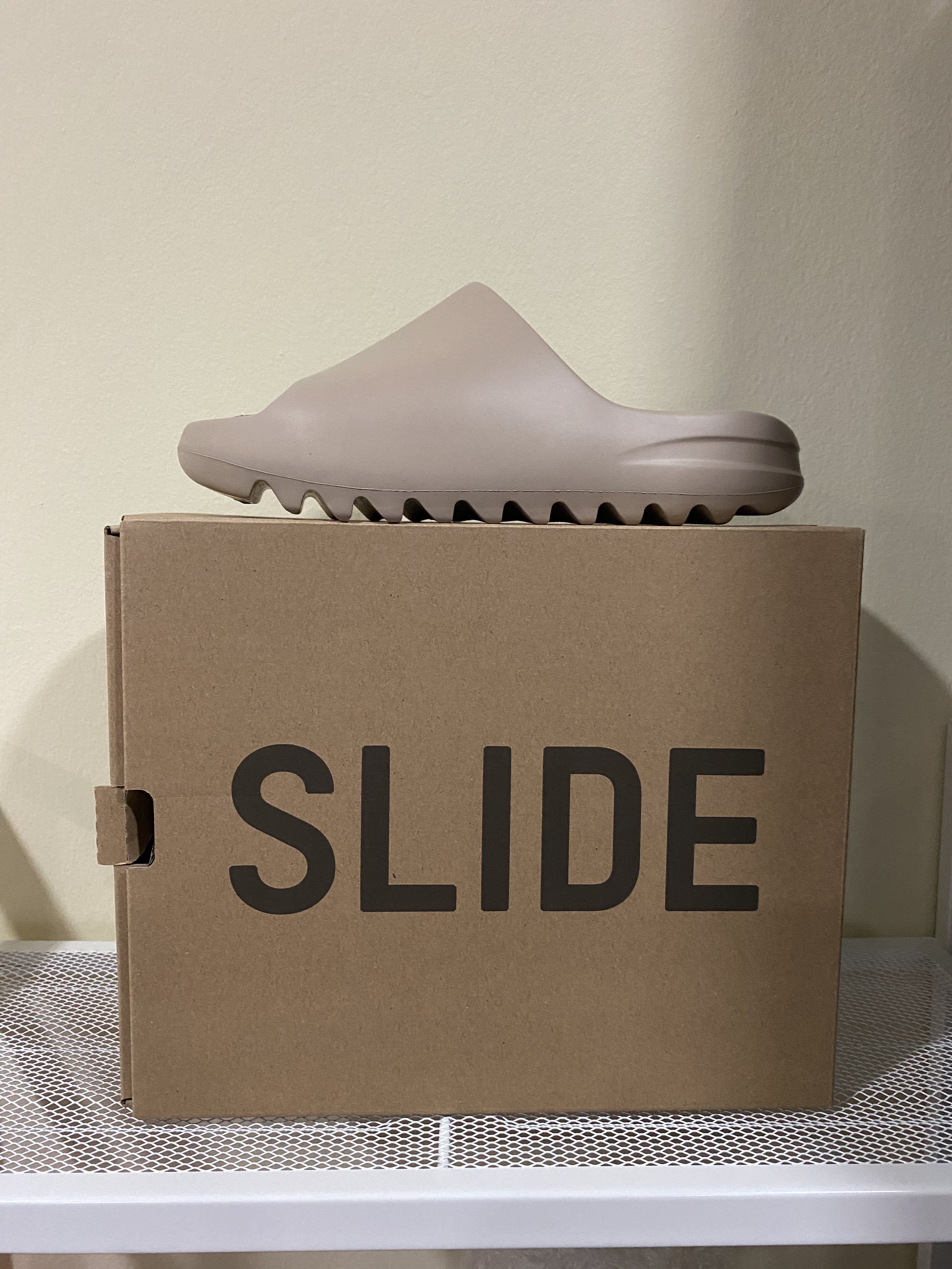 [ US 7 ] Yeezy Slides Pure, Men's Fashion, Footwear, Sneakers on Carousell