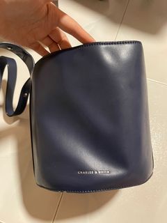 (Category: ) located in . Submitted by glitzglam (Listing ID 1084643875, Image 1). Description: .