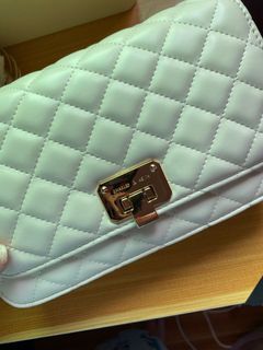 (Category: ) located in . Submitted by drshops (Listing ID 1084312411, Image 1). Description: .