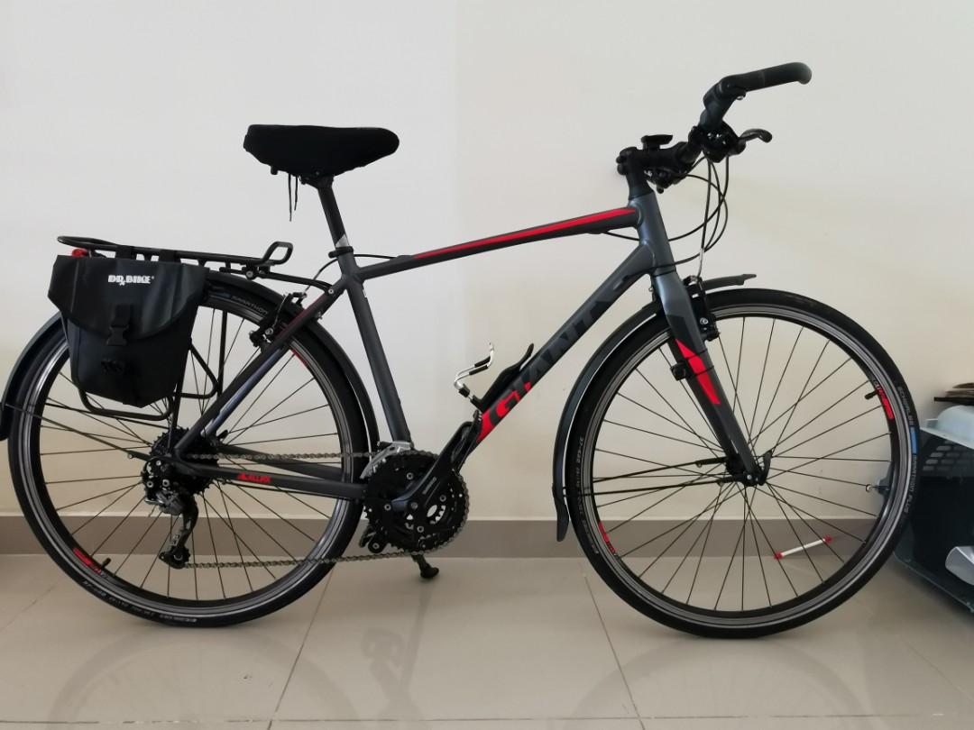 Giant escape touring sales bike