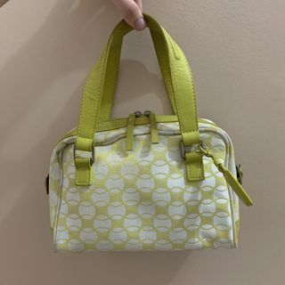 (Category: ) located in . Submitted by pepperswardrobe (Listing ID 1084607386, Image 1). Description: .