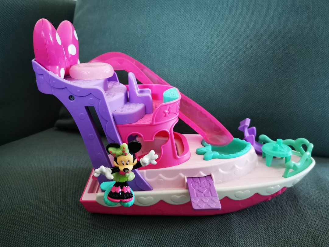 Minnie Mouse Boat, Hobbies & Toys, Toys & Games on Carousell