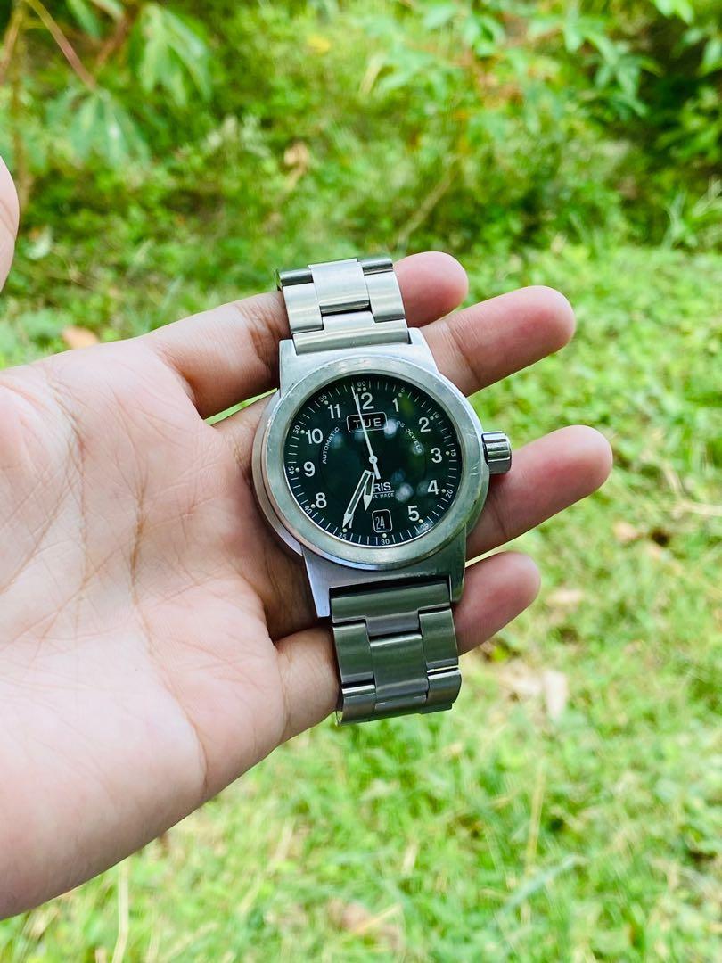 ORIS WATCH (Category: Men's Watches) located in Manila. Submitted by clicksmileph (Listing ID 1084694037, Image 2). Description: ⚜️ 𝗢𝗥𝗜𝗦 𝗪𝗔𝗧𝗖𝗛 ⚜️ "Rare Find" Authentic Oris Watch Movement: Automatic Dial: Black Material: Silver Stainless Steel Case size: 40mm Condition: 8.5/10 -> Pass to low offers ⌚️Watch with Presentation box 🤝Meet-up SM Baliuag Trinoma / SM San Lazaro by appt 🚚LBC Cash on Delivery/Bank transfer 35,000 php 📩Direct M