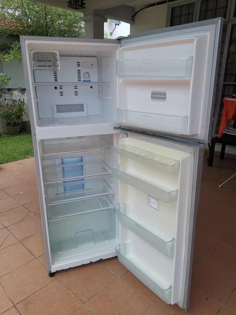Peti Ais Toshiba Dua Pintu, TV & Home Appliances, Kitchen Appliances