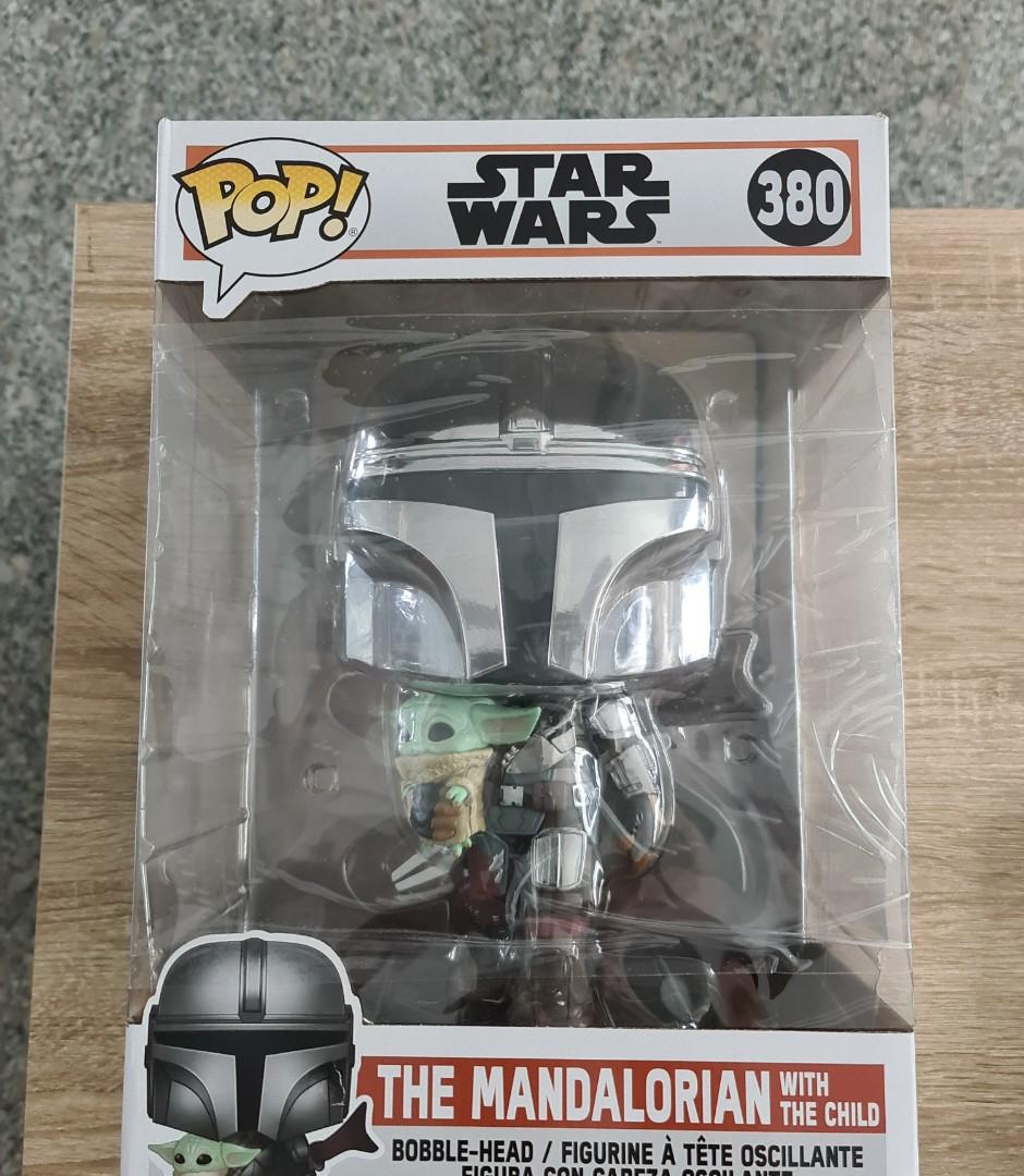 POP! Star Wars: 10 Chrome Mandalorian Holding Baby Yoda