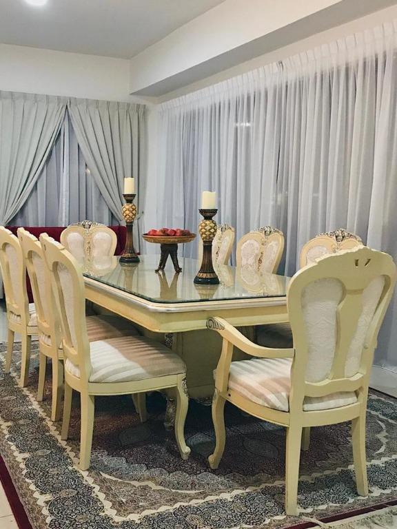 Set Dining Table & Display Brand Empire Classic, Furniture