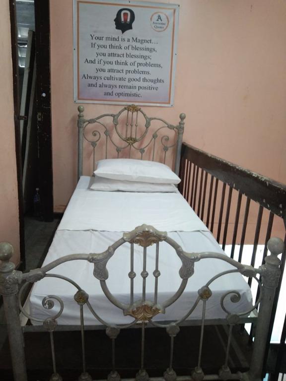 13 Pcs Wrought Iron Bed Frame With Complete Set Of Single Mattress Bed Sheets Blanket And 2 Pcs Pillow With Pillow Cases Furniture Home Living Furniture Bed Frames Mattresses On Carousell