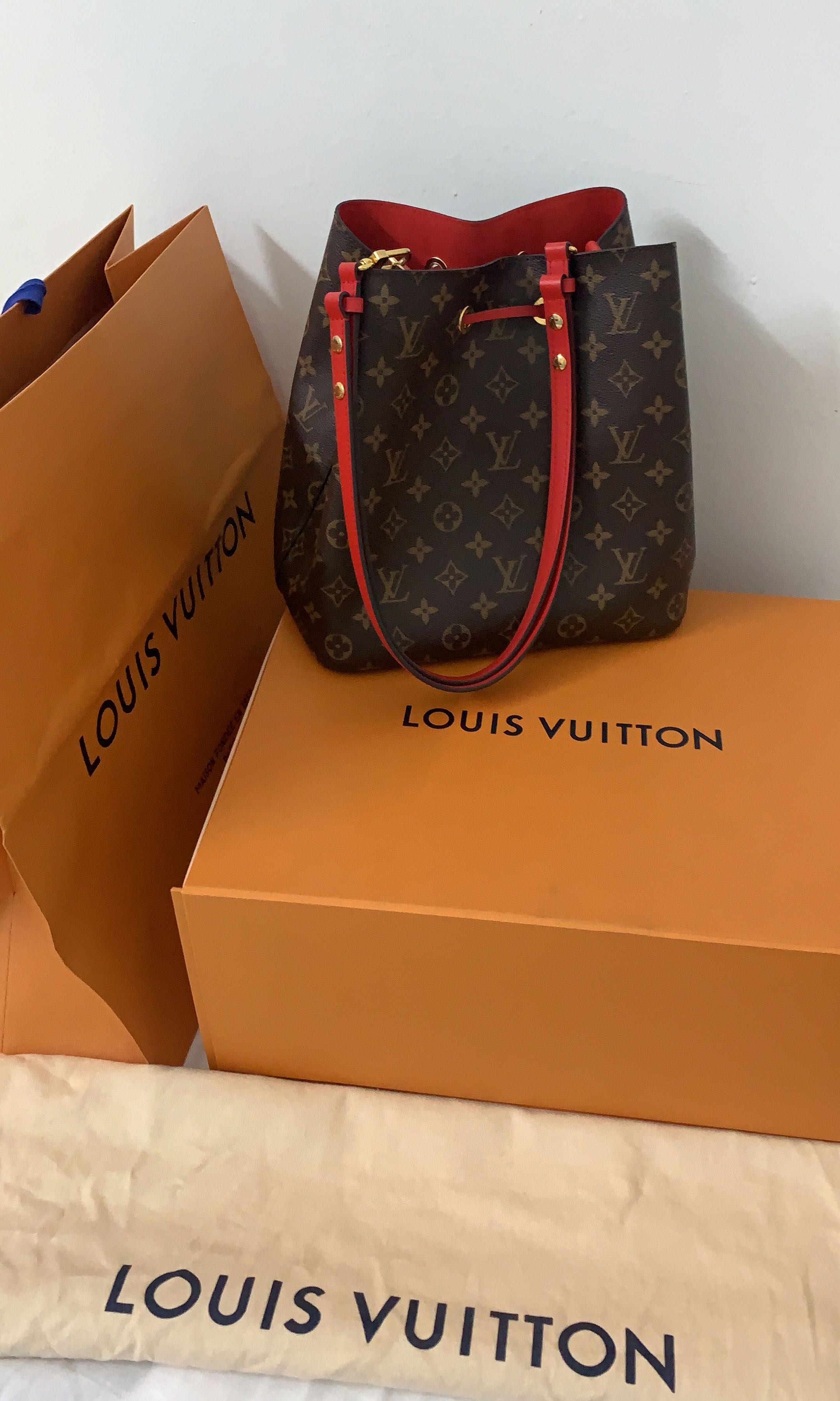 Authentic LV Louis Vuitton Neonoe Monogram, Luxury, Bags & Wallets on  Carousell