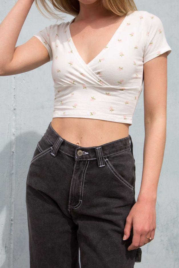 Brandy Melville Floral Amara Top Women S Fashion Tops Sleeveless On Carousell