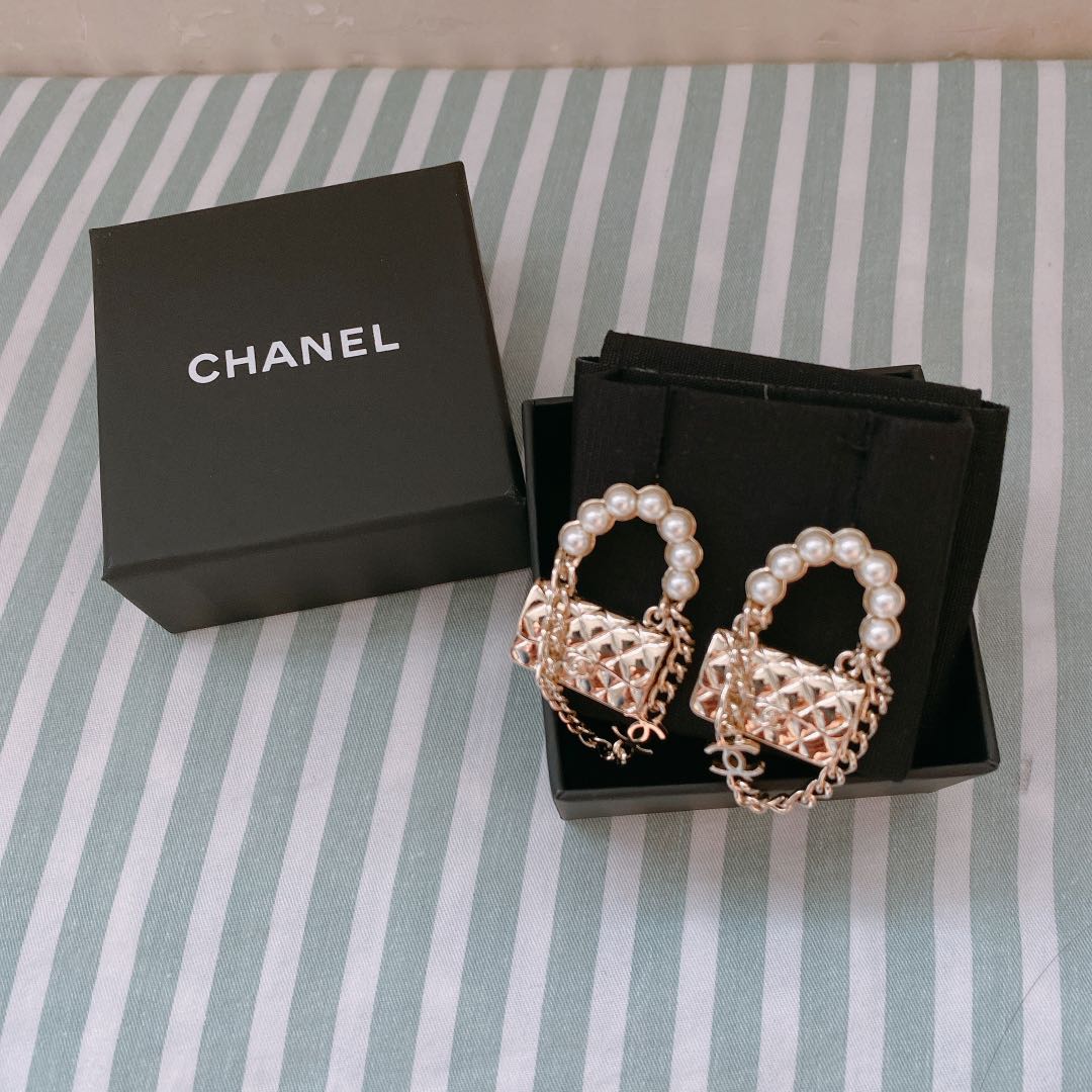 Chanel Earrings 手袋耳環, 名牌, 飾物及配件- Carousell