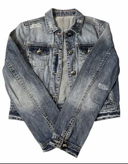 (Category: ) located in . Submitted by destash.queen (Listing ID 1079210737, Image 1). Description: .