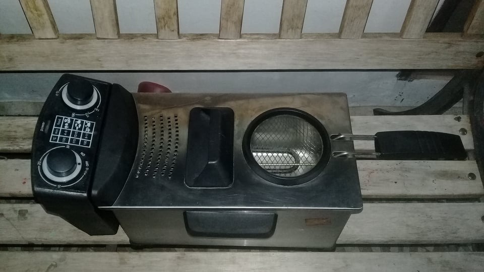 Home & Co Deep Fryer TP1302, Furniture & Home Living, Kitchenware & Tableware, Other