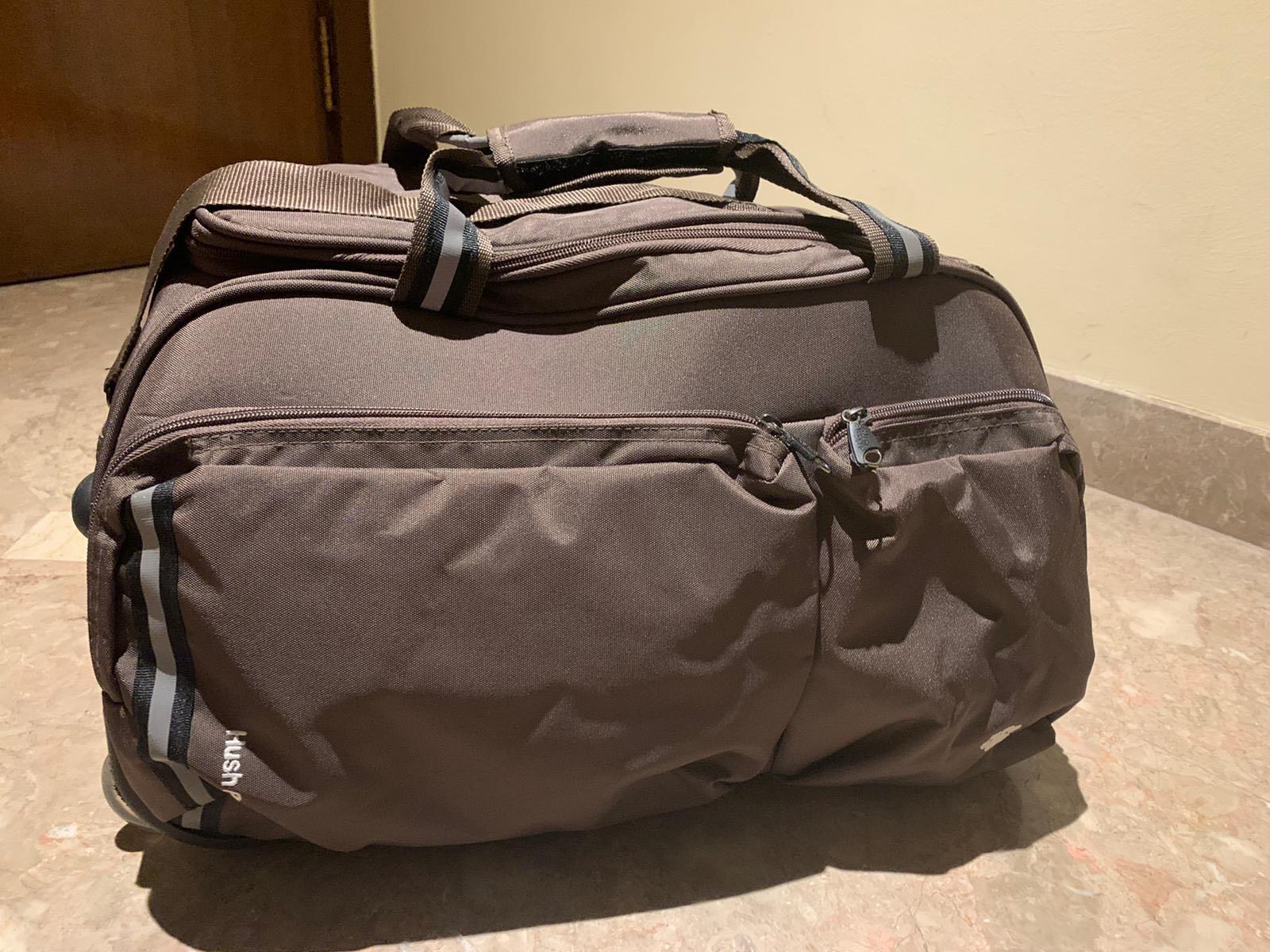 Hush puppies duffle bag store