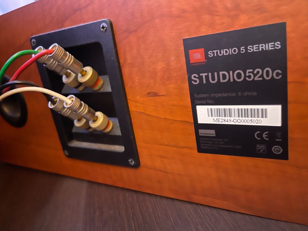 Jbl top studio 520