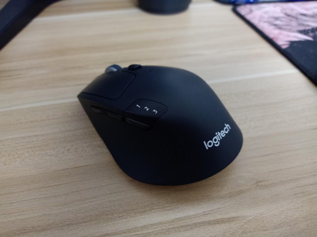 Logitech wireless mouse (Category: Mouse & Mousepads) located in Bangi. Submitted by dreamst4r (Listing ID 1079162912, Image 1). Description: mouse kesayangan untuk dilepaskan, terasa besar ditangan brand mouse, logitect triathlon beli awal bulan 3, 2021 berminat terus roger.