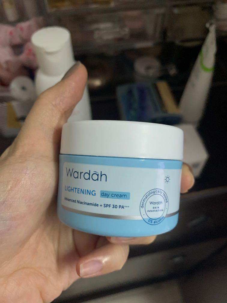 Moisturizer Wardah Lightening Day Cream Spf 30 Health Beauty Skin Bath Body On Carousell