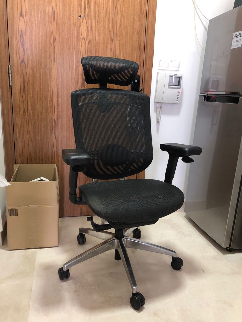 Neue Chair Secretlab Furniture Home Living Furniture Chairs On Carousell