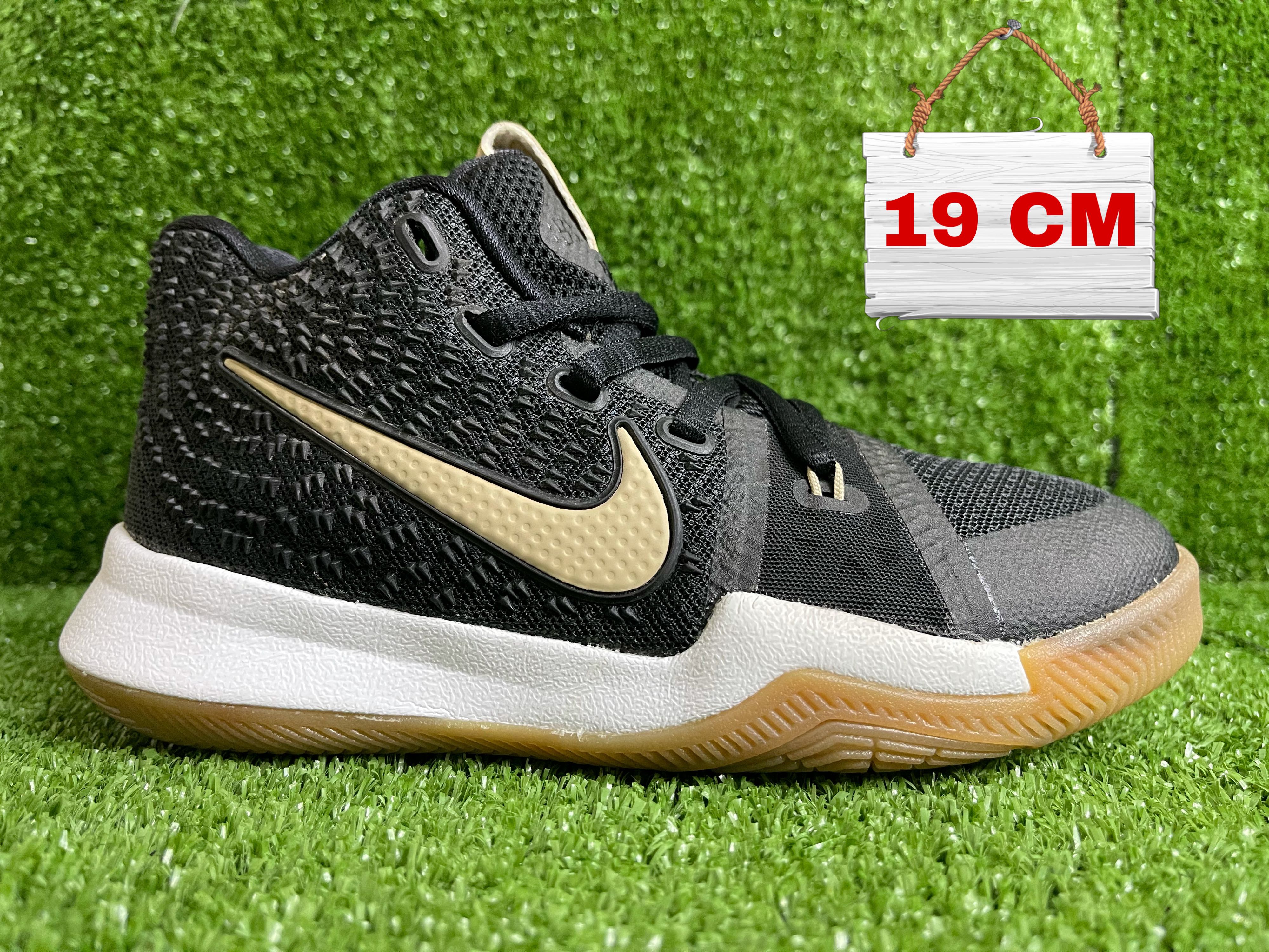 Nike kyrie clearance 3 kids Green