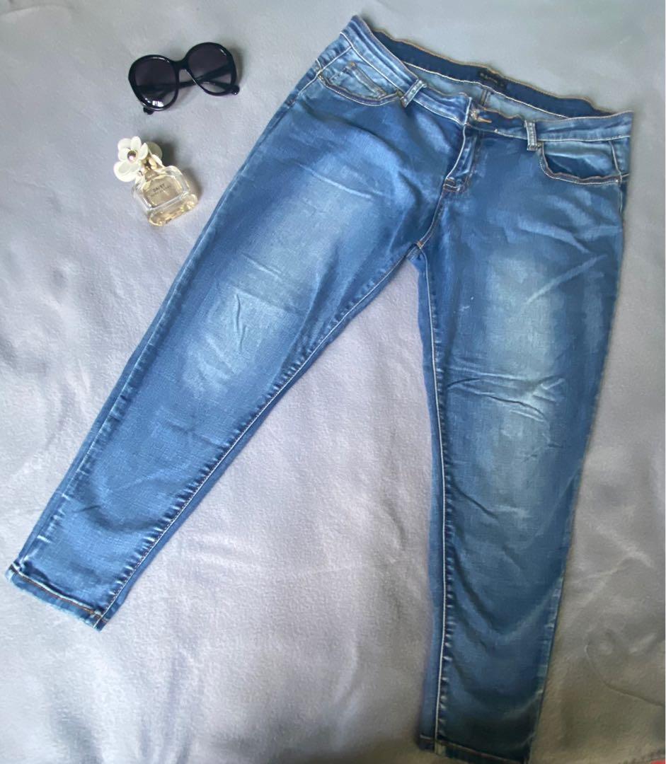 Jeans. No apologies 34 (Category: Jeans) located in Quezon City. Submitted by chinity (Listing ID 1079224397, Image 1). Description: EUC. Size 34 on tag but will fit 36. .