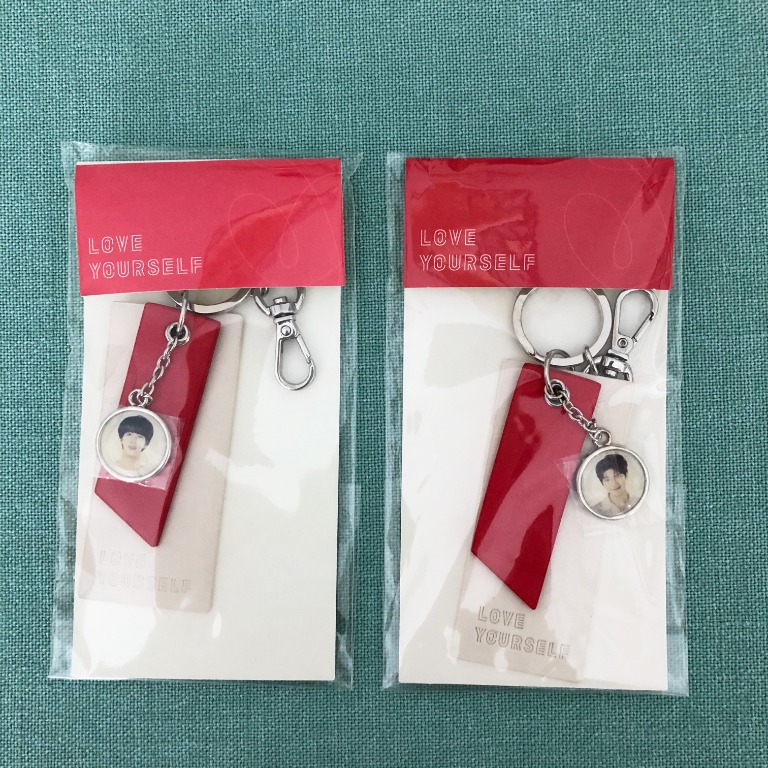 Bts love yourself tour outlet keyring