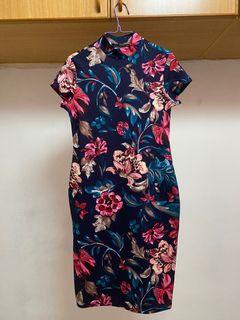 Shein Floral/Turtle neck dress in Medium (Floral Navy Blue/Pink)