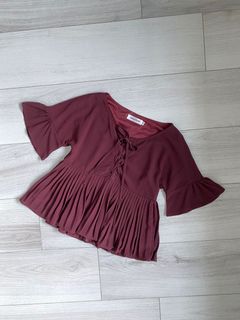 (Category: ) located in . Submitted by clearingwardrobess (Listing ID 1079230563, Image 1). Description: .