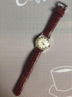 vintage manual wind timepiece 3