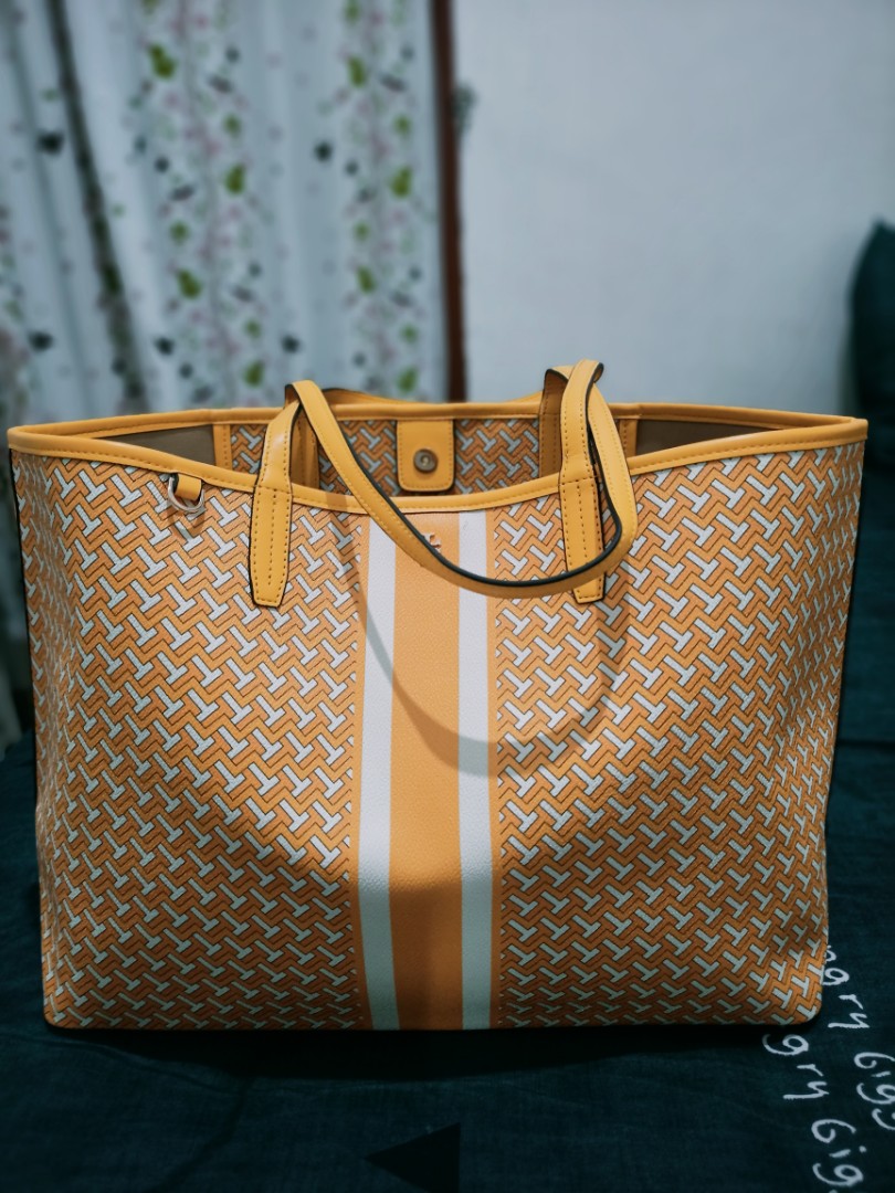 Tas Tory Burch T Zag Tote Yellow Daylily Authentic Made in Cambodia, Barang  Mewah, Tas & Dompet di Carousell