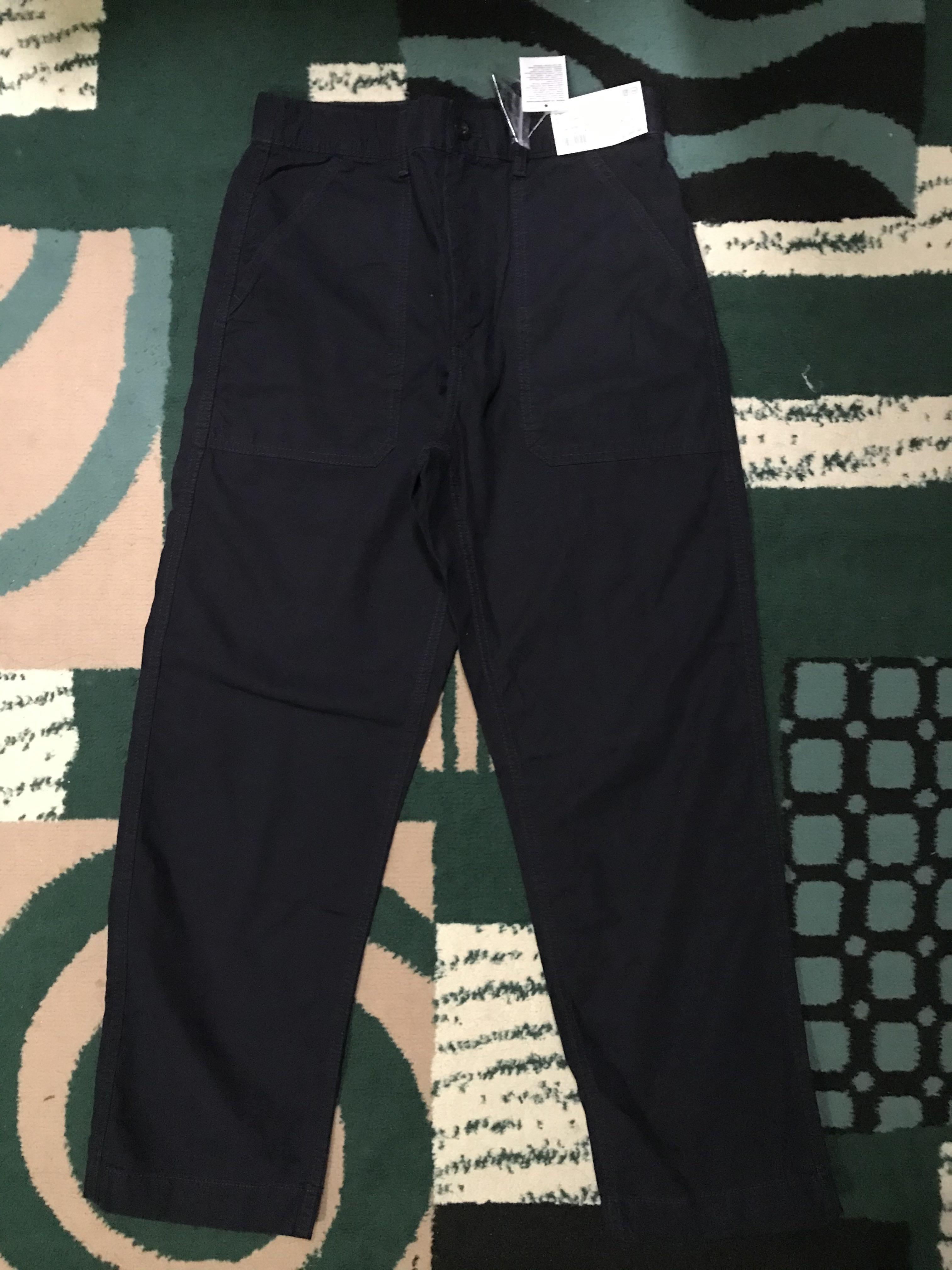 Uniqlo work pants fatigue pants, Fesyen 