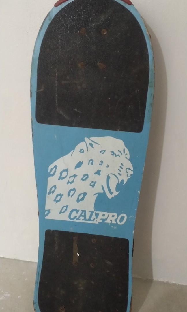 Off the wall skateboard top