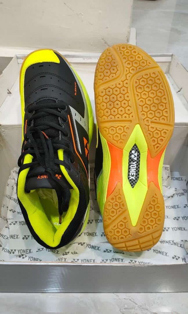 Yonex all hotsell england 02 shoes