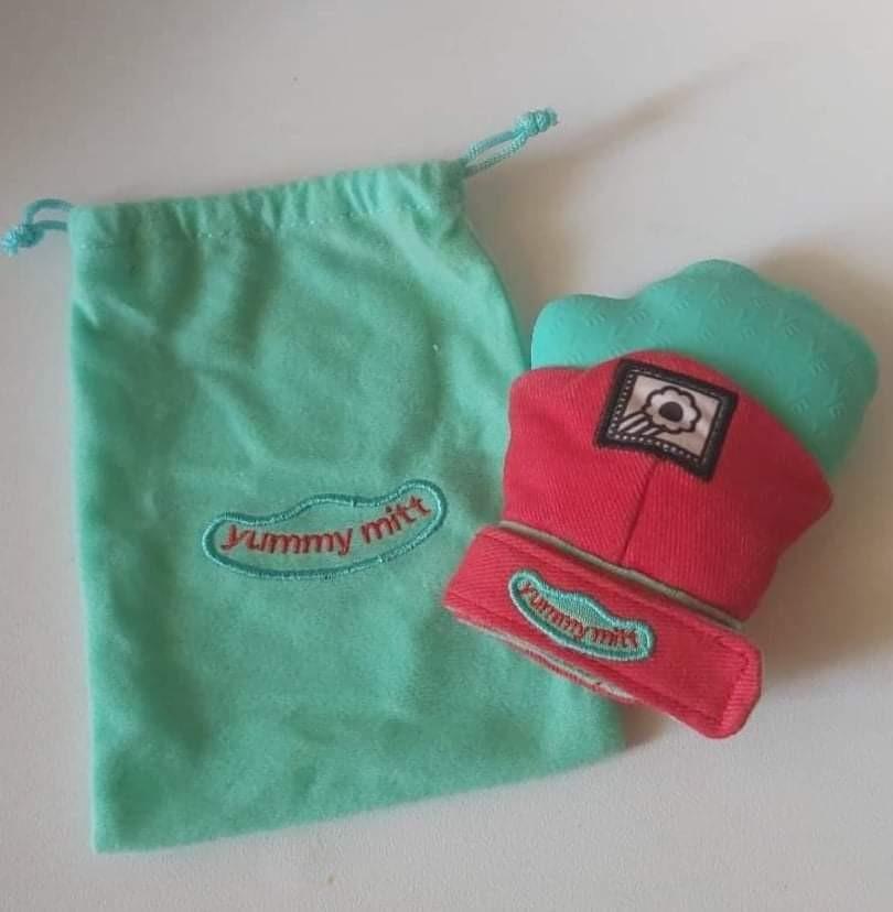 Yummy Mitt Teether Teething Mitten Size 3m To 12m Babies Kids Nursing Feeding Soothers Pacifiers On Carousell I try to get these yummy mitts for all my friends birthing babies. carousell
