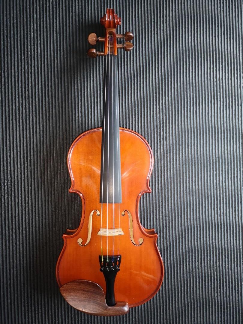 4/4 Violin Batoni V300 (Hong Kong Strings), 興趣及遊戲, 音樂、樂器 & 配件, 樂器