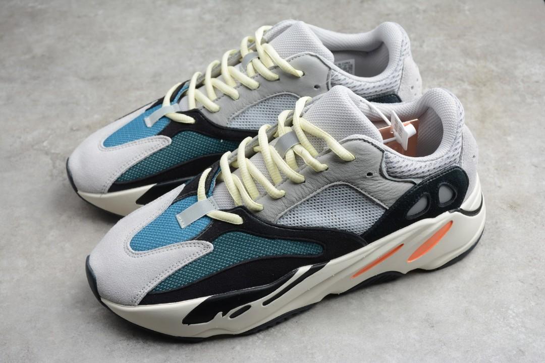 Adidas Yeezy Boost 700