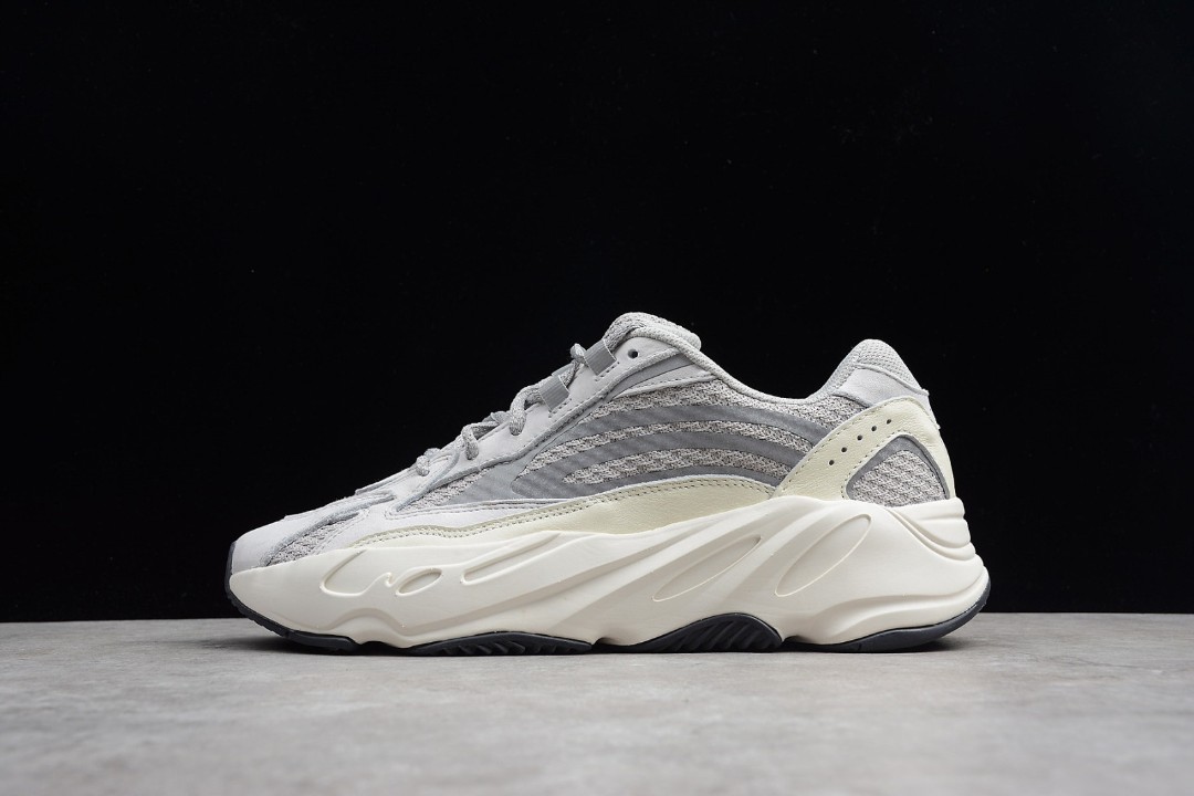 Adidas Yeezy Boost 700 V2